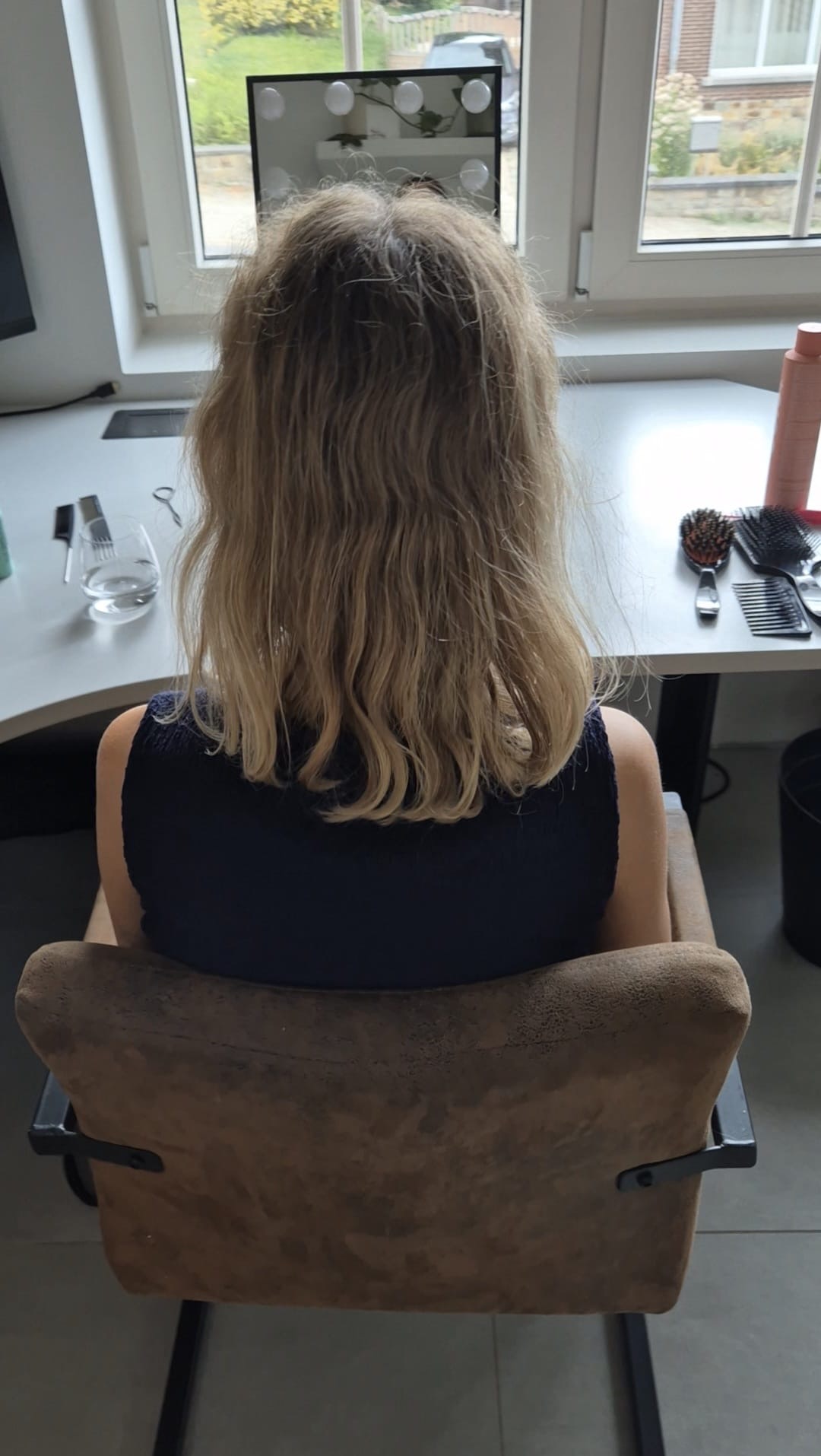 Before: Updo met parelspelden