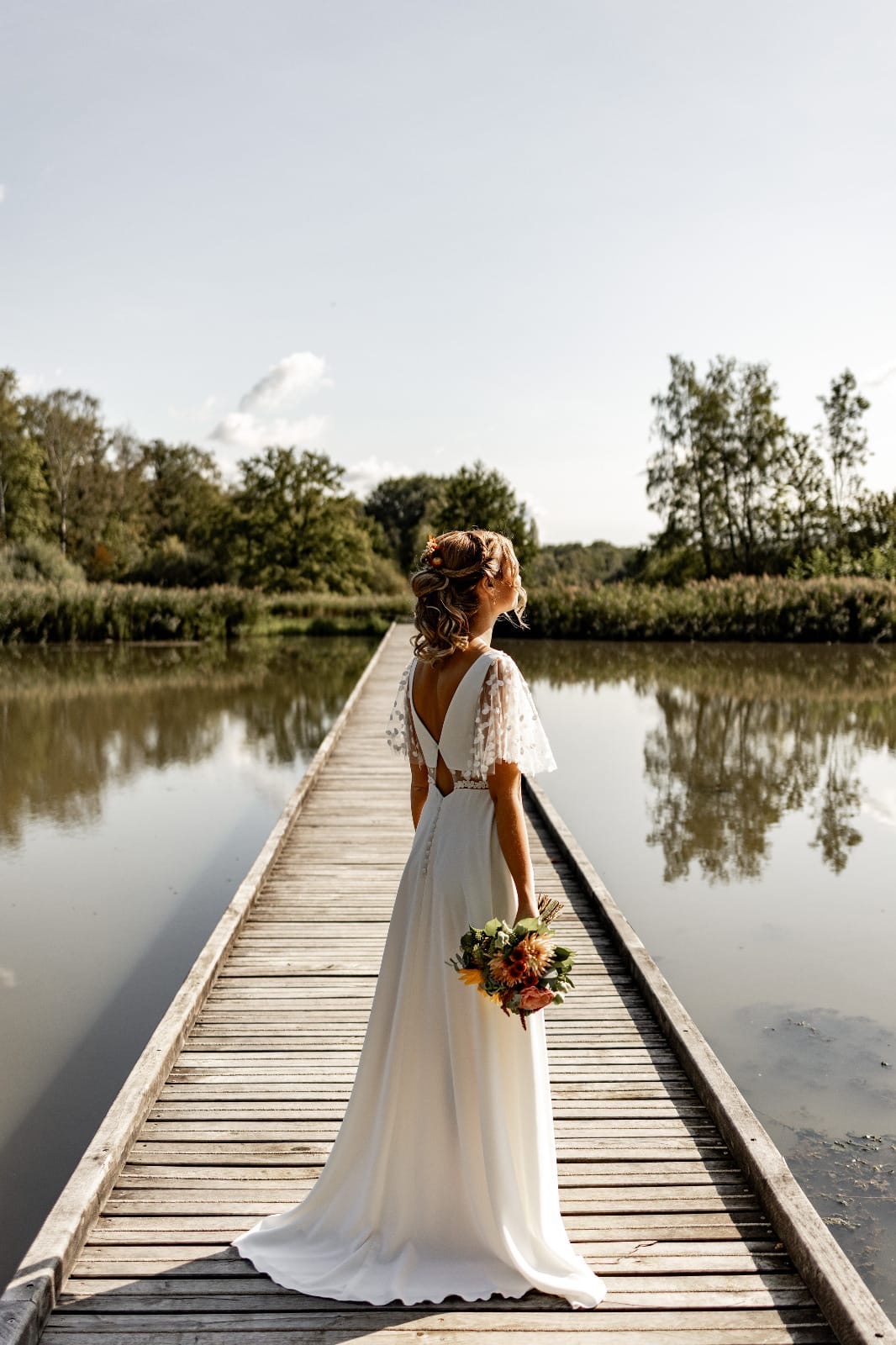 Updo met parel-haarspeld